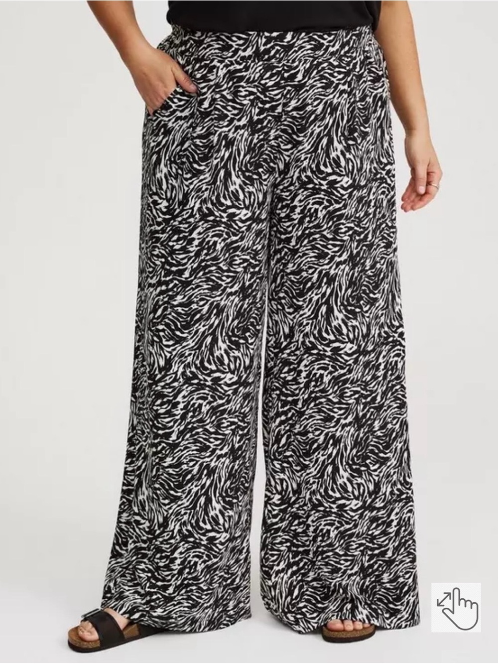 Plus Size Black & White Printed Wide-Leg Pants